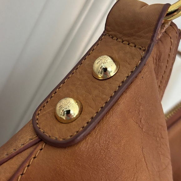 Mulberry Tan Leather Shoulder Bag with Gold Accents - Picture 6 of 12